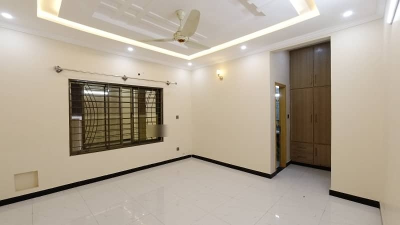 Idyllic Upper Portion Available In G-13/3 For Rent 2