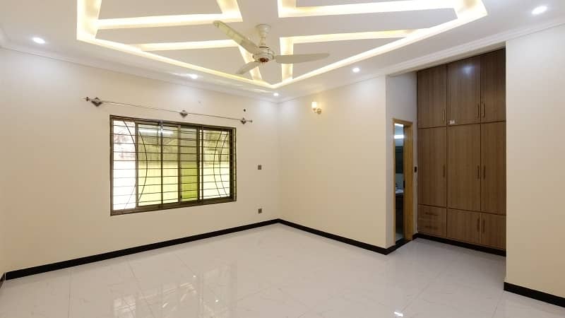 Idyllic Upper Portion Available In G-13/3 For Rent 4