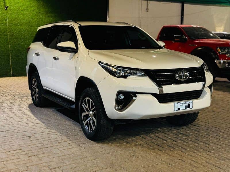 Toyota Fortuner V 2019 0