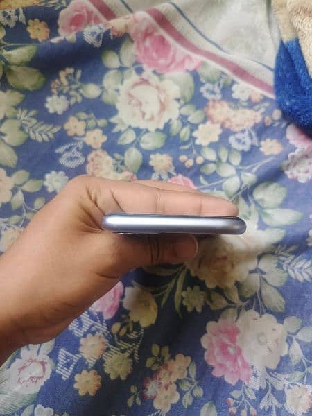 iphone 11 jv non pta 10/10 condition urgent sales 5