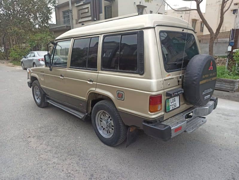 Mitsubishi Pajero 1992 3