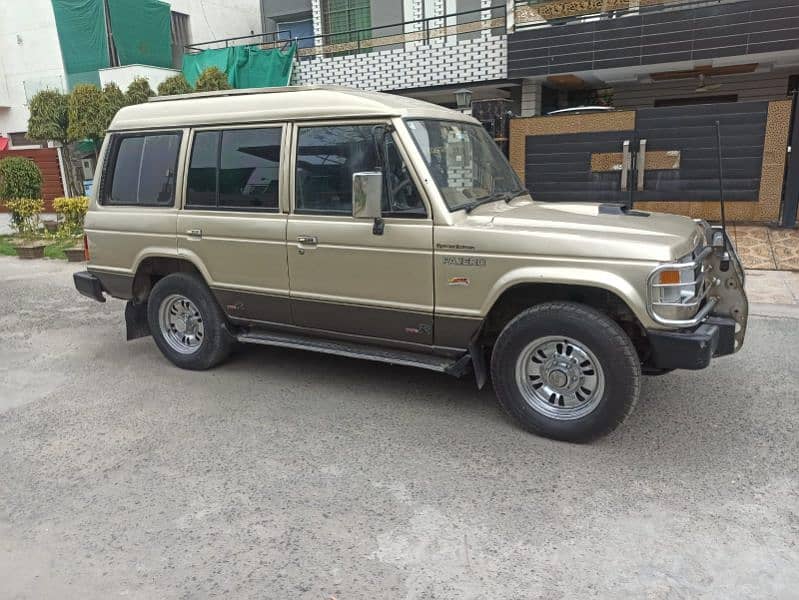 Mitsubishi Pajero 1992 4