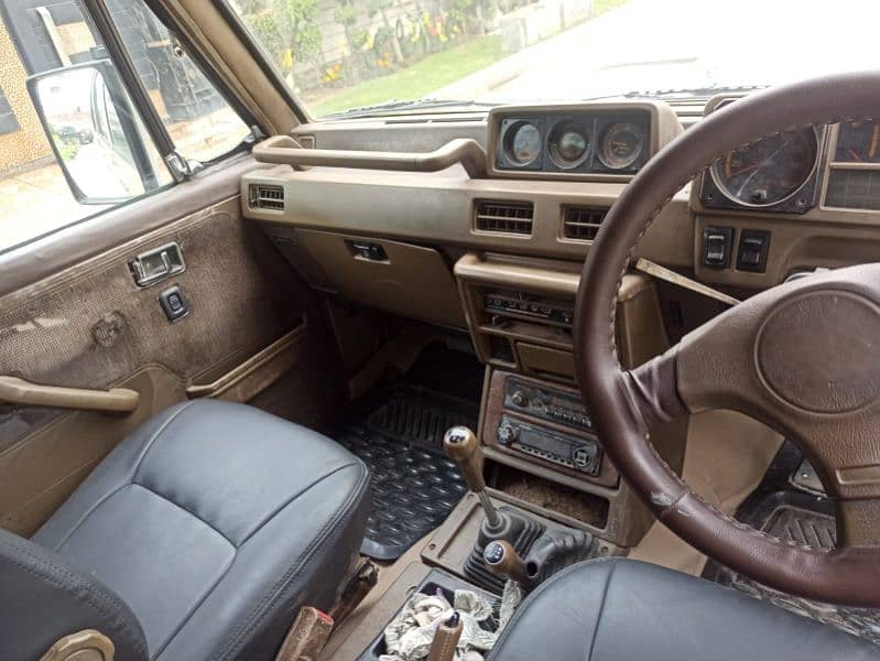 Mitsubishi Pajero 1992 9