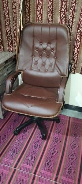 Office Executive Boss Revolving Chair 1