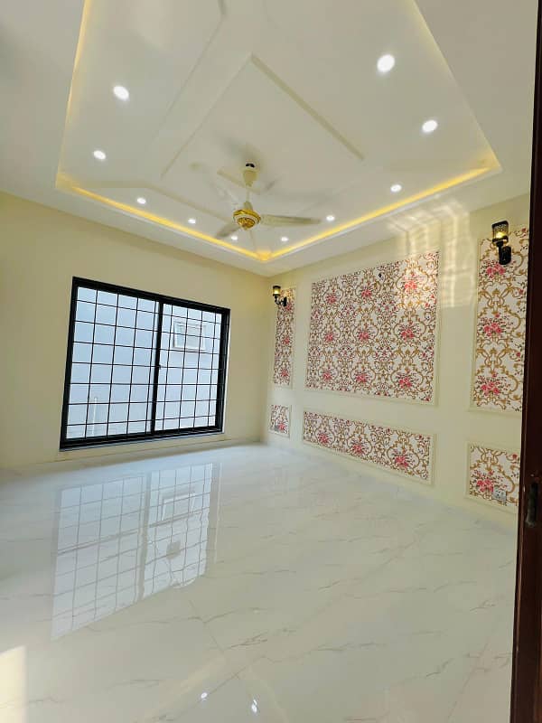 10 Marla Brand New House For Rent In IEP Engineer Town Lhr. 11