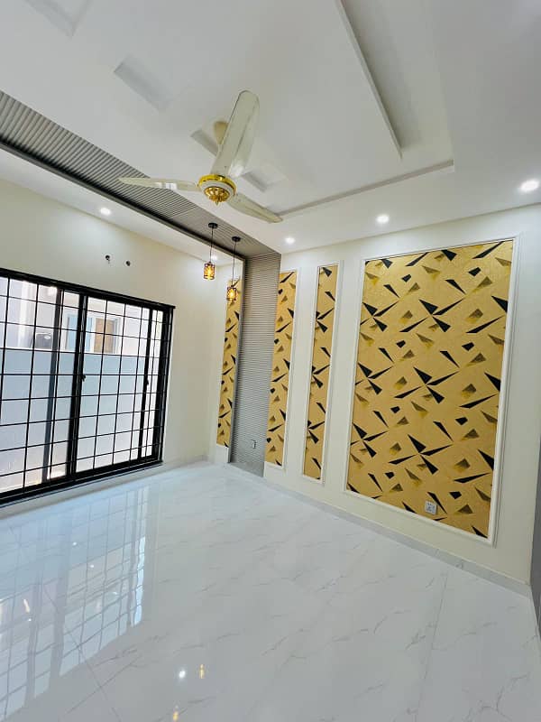 10 Marla Brand New House For Rent In IEP Engineer Town Lhr. 15