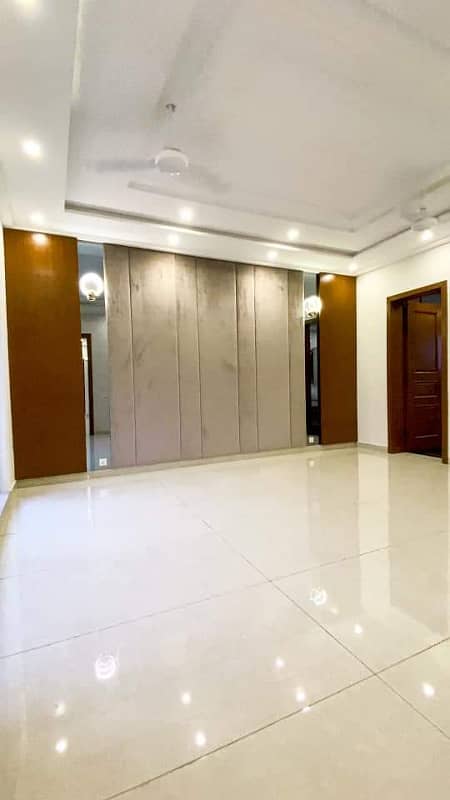 2 Kanal House For Rent In IEP Engineer Town Lhr. 6