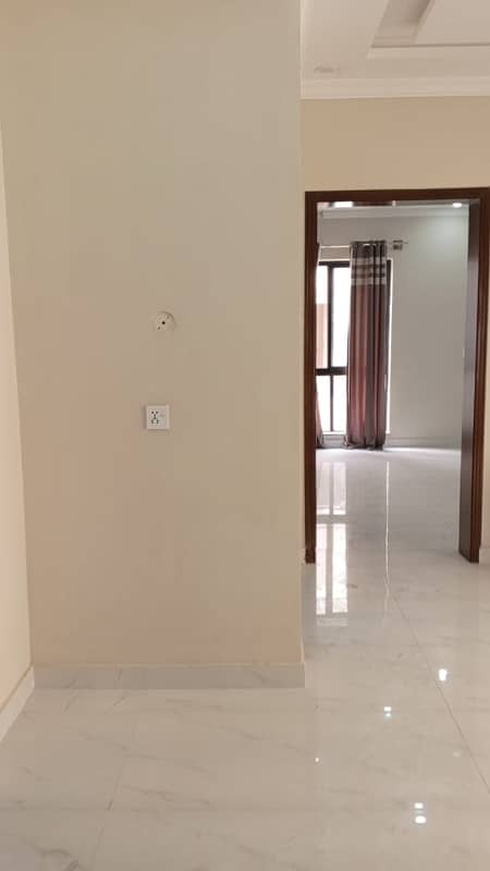 10 MARLA FIRST FLOOR AVAILABLE FOR RENT 8