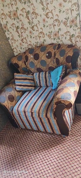 Sofa Set  5 Seater Good Condition 2