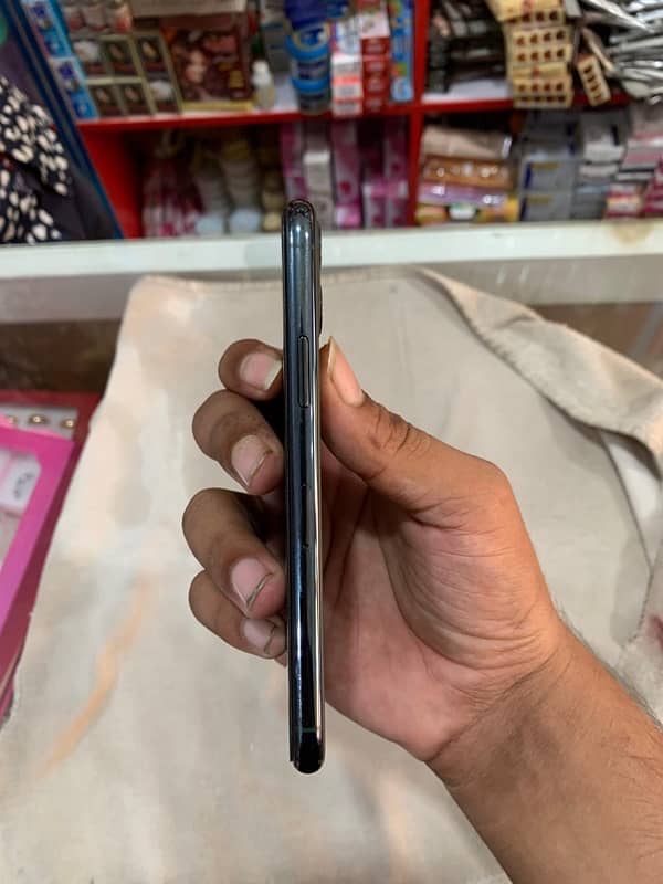 IPhone 11 PRO NoN PTA 3