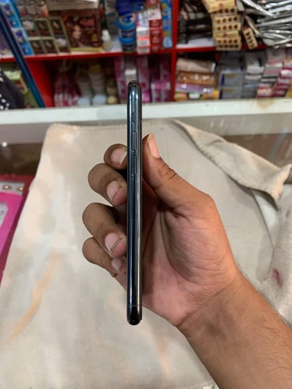 IPhone 11 PRO NoN PTA 4