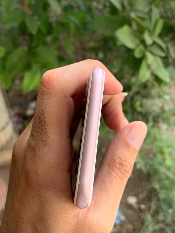 iPhone 7 NON PTA 128 GB 2