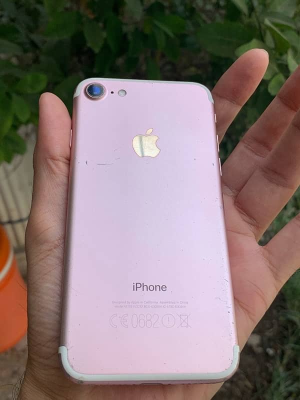 iPhone 7 NON PTA 128 GB 4