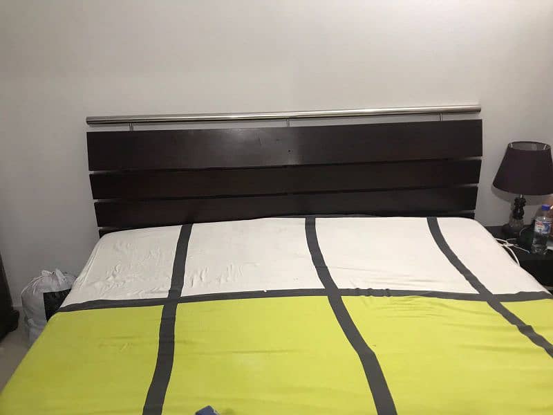 FULL SIZE BED 4