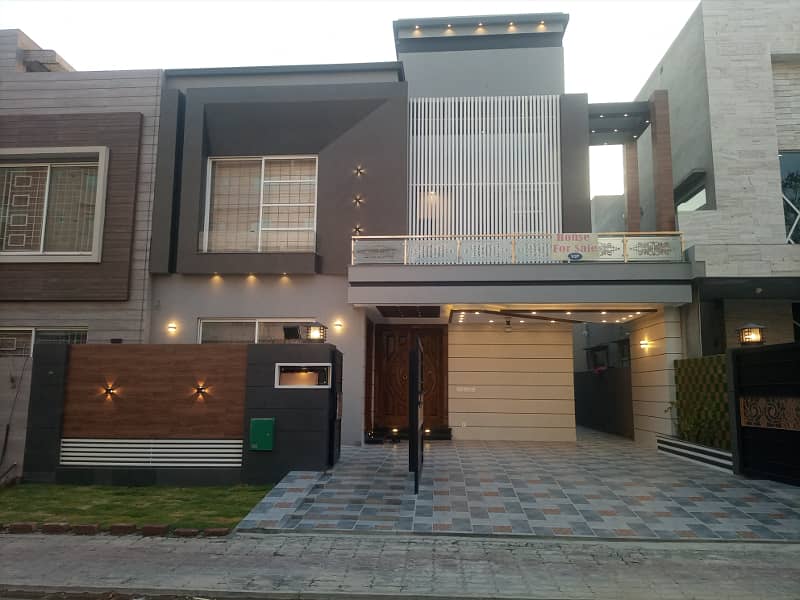 10 Marla Brand New House is Up for sale 1