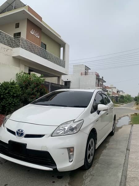 Toyota Prius 2016 1