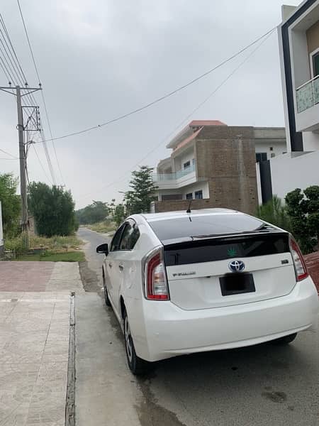 Toyota Prius 2016 3