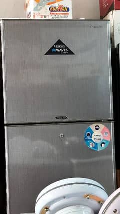 waves fridge condition is new