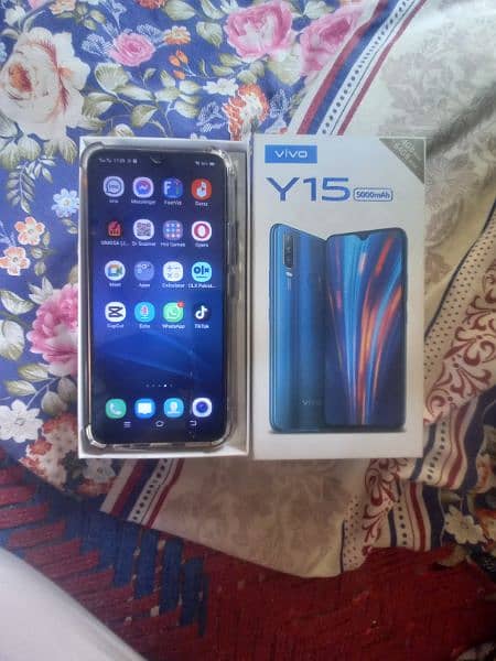 vivo y15 4/64 10/10 full box 1