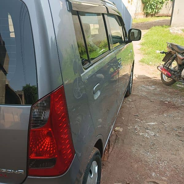 Suzuki Wagon R 2017 in Genuine Condition 2