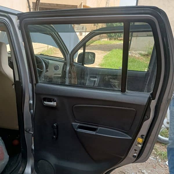 Suzuki Wagon R 2017 in Genuine Condition 3