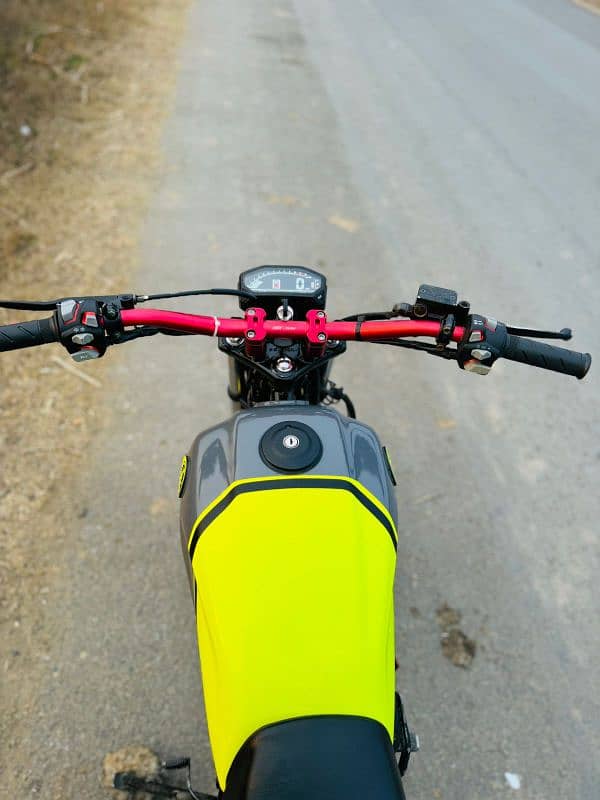 Yamaha r15 scrambler in clean condition 150cc 2