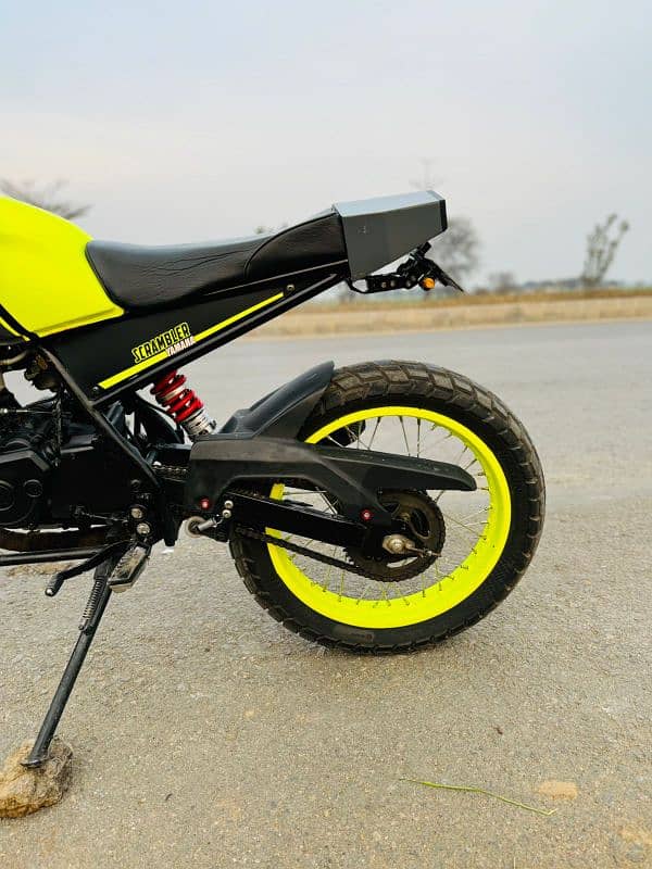 Yamaha r15 scrambler in clean condition 150cc 5