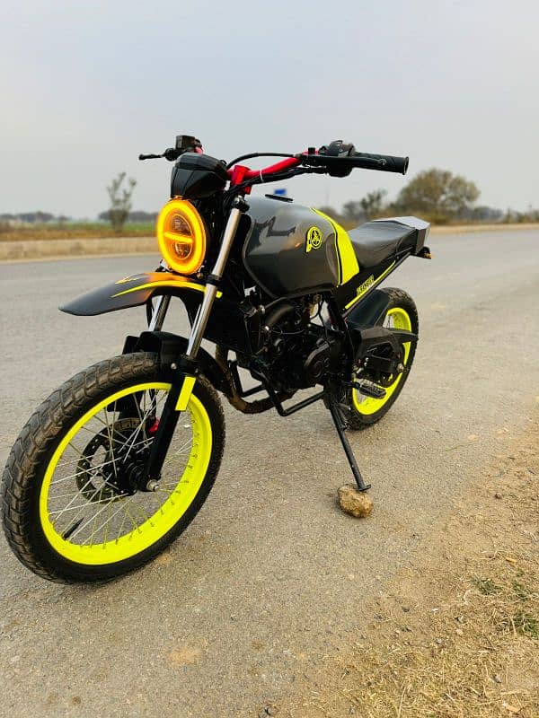 Yamaha r15 scrambler in clean condition 150cc 8