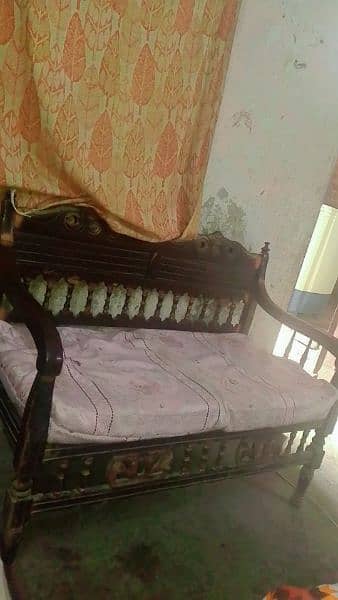 Single Bed 2 chair 1 sofa al condition 10 b 10 2