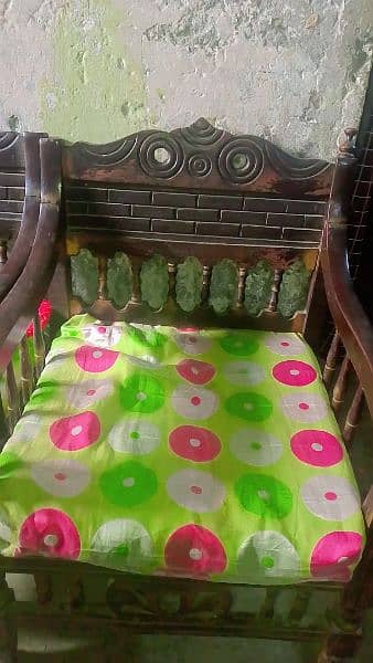 Single Bed 2 chair 1 sofa al condition 10 b 10 4