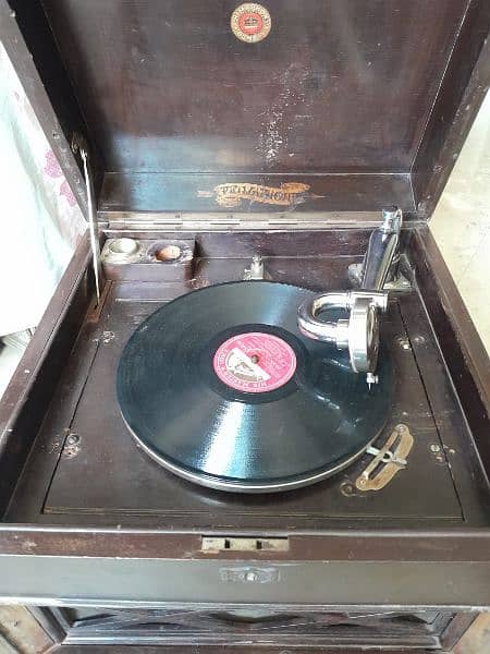 Gramophone 1