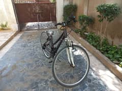 bicycle for sale good condition 28 size , with gears