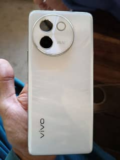 ViVo V30E with Box & charger !