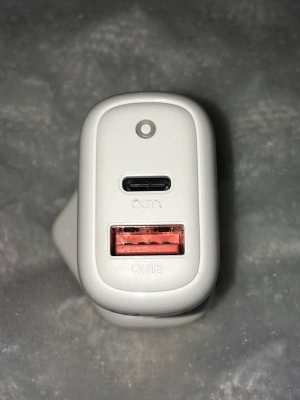 Oraimo Travel Adapter Model: OCW-U94D 2