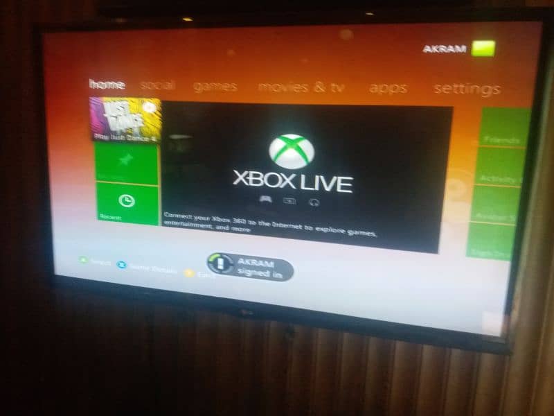 like new xbox 360  max 20 day use . urgant sale 6