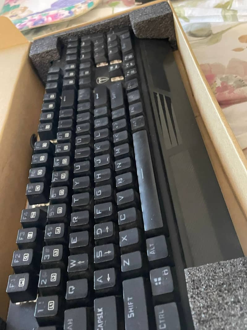 T dagger destroyer gaming keyboard good condition 2