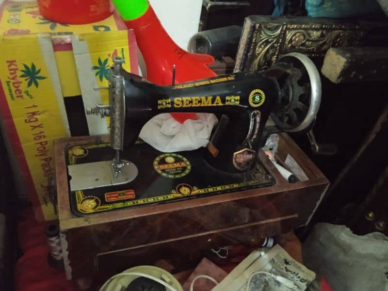 sewing machine in good condition 0