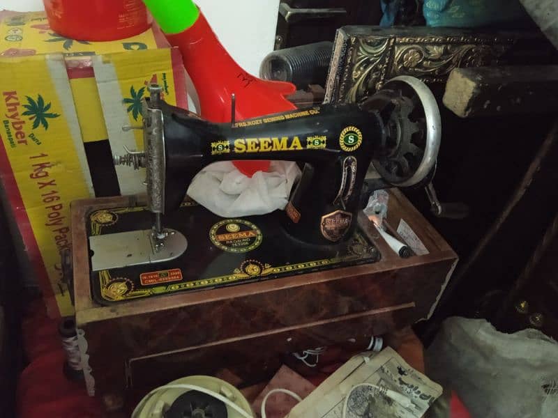 sewing machine in good condition 1