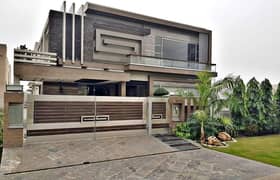 1 Kanal Slightly Used Unique Modern Design House For Sale At Prime Location Near To Park In DHA Phase 4 Lahore