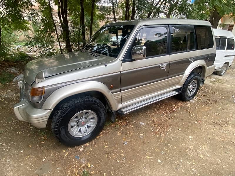 Mitsubishi Pajero 1989 1