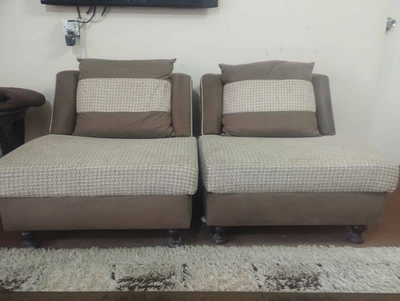 5 seater sofa set in good condition 2