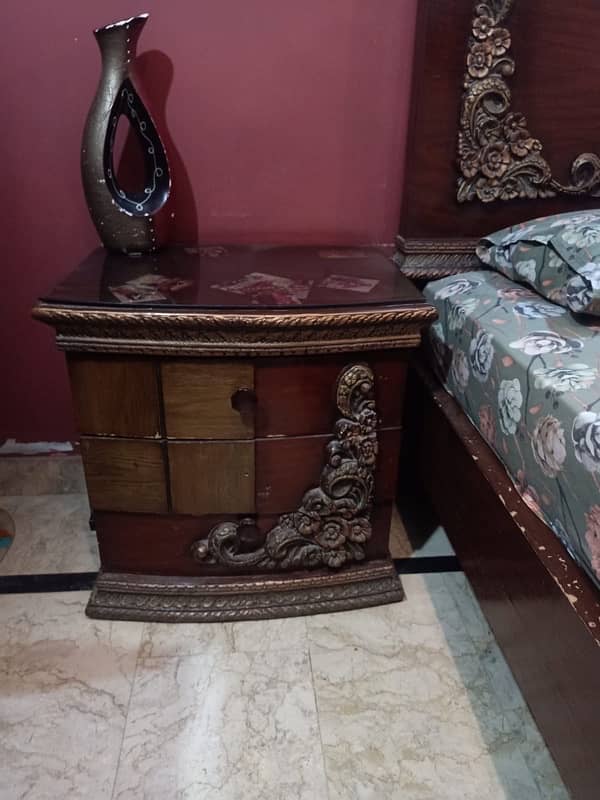 wooden Bedroom set 3 pieces 6