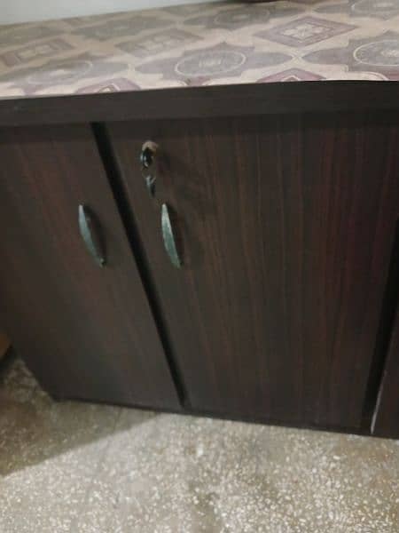 side board 6x6 size brown 8000 rs 2