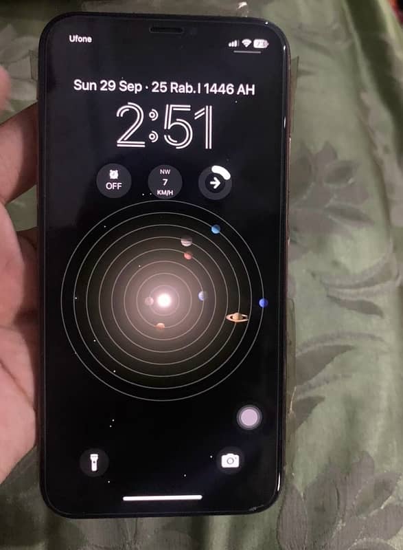 iphone xs 64 GB condition  10/9 ios 18 installed 4