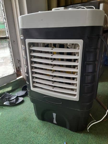 DC 12 volt room cooler smal Operating  with Charger 220 volt 1