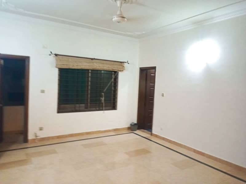 3 bedroom Apar portion need and clean foreign demand 85000 8