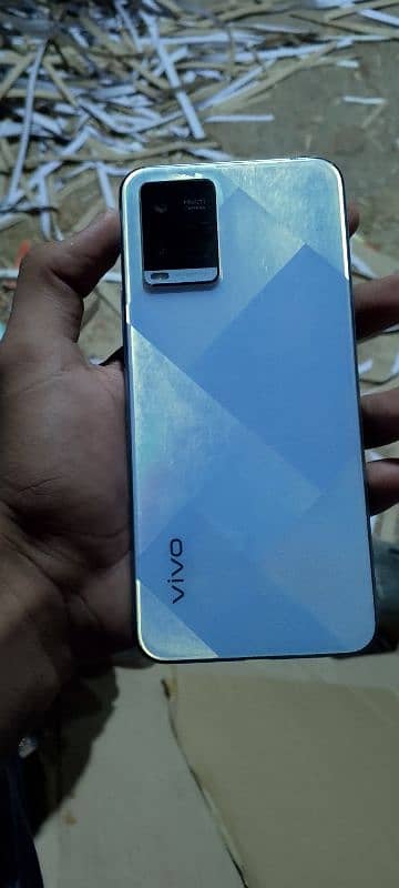 VIVO Y21 4