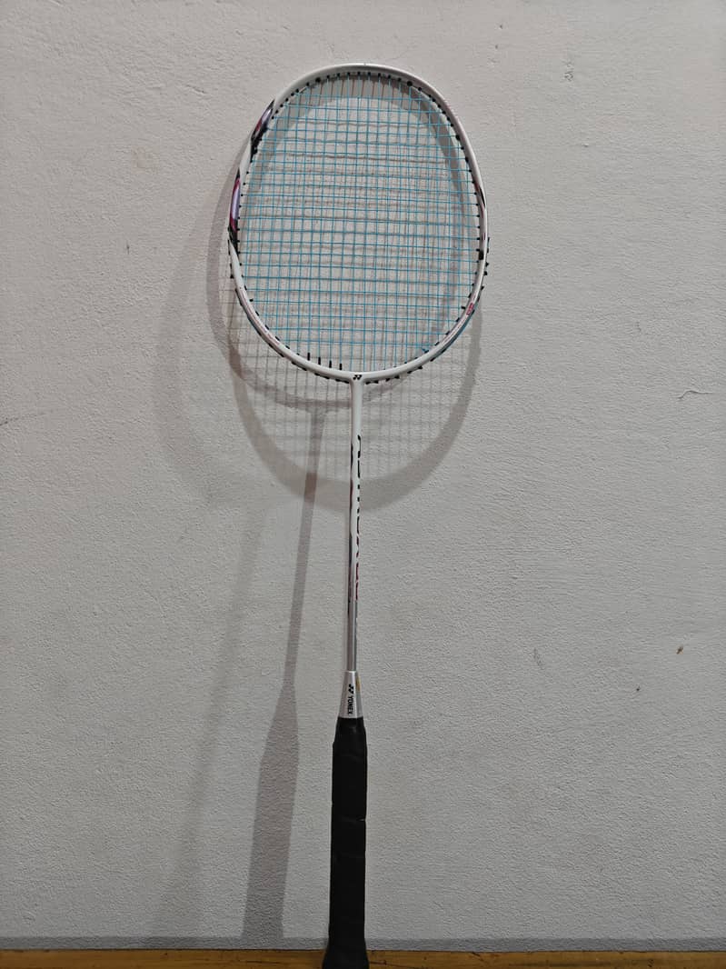 badminton racket 0