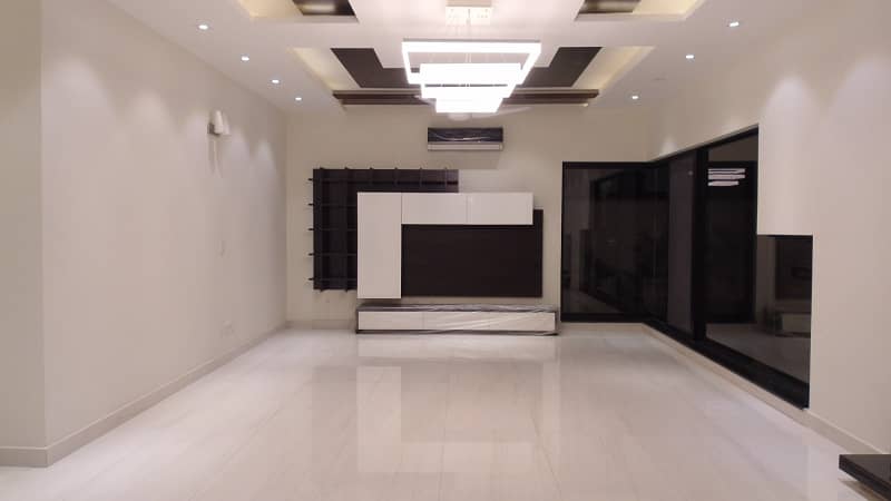 01 Kanal Like Brand New Bungalow Upper Portion for rent in DHA Phase-5, Near to park 2