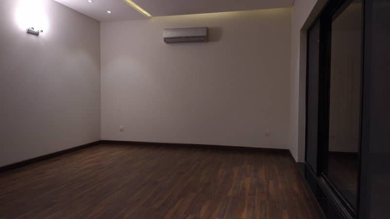 01 Kanal Like Brand New Bungalow Upper Portion for rent in DHA Phase-5, Near to park 10